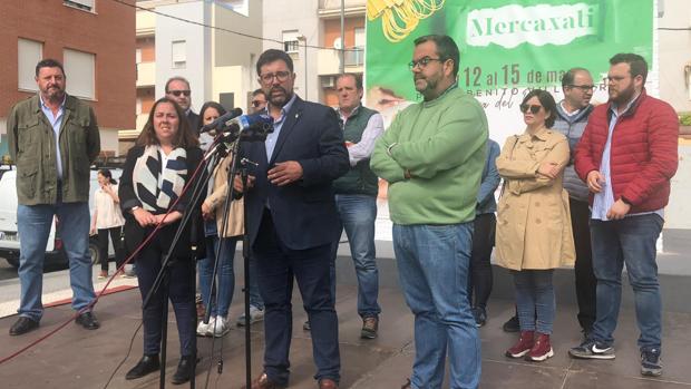 Las encomendaciones del alcalde a la Virgen de Setefilla se «cuelan» entre el coronavirus y las ferias