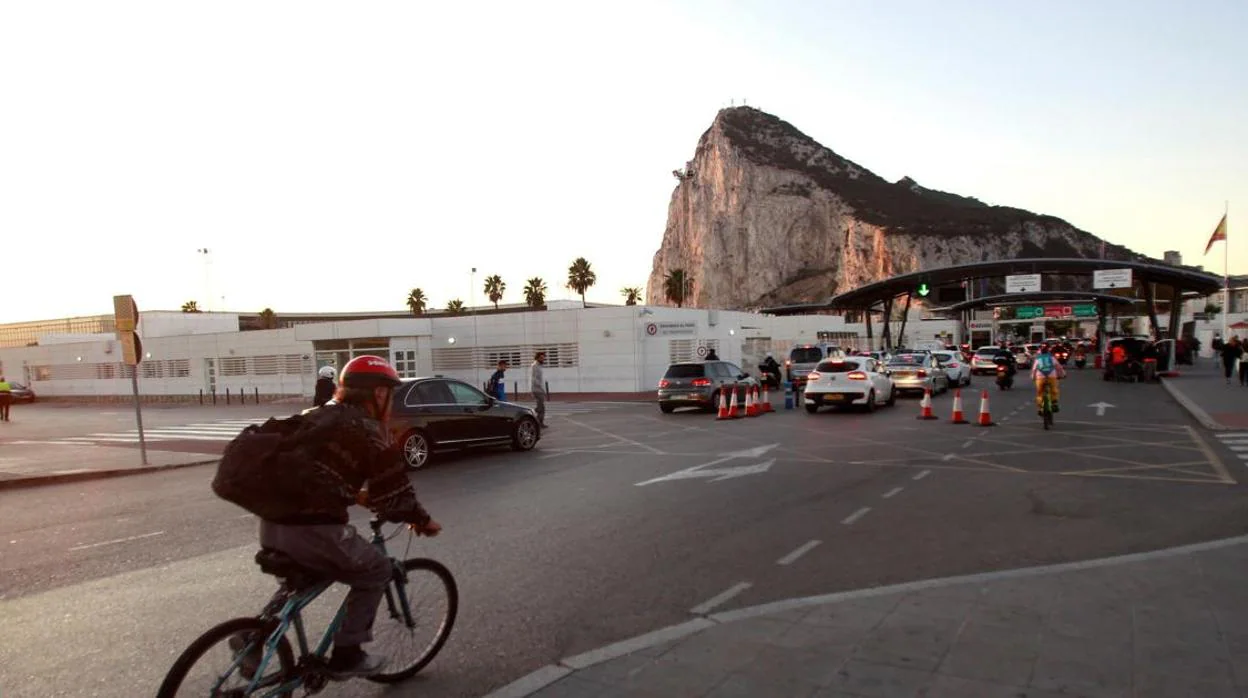 Normalidad en la frontera con Gibraltar para los trabajadores españoles