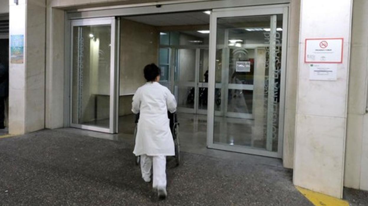 Primeros dos positivos por coronavirus en el Hospital Puerta del Mar de Cádiz