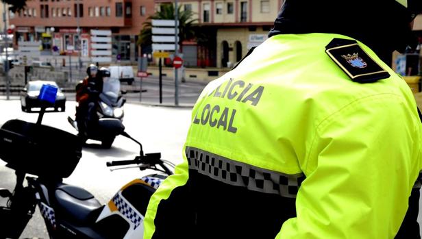 La Policía Local en Jerez denuncia a 17 personas el lunes por incumplimiento del Estado de Alarma