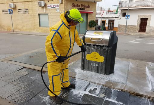 Lebrija intensifica la desinfección de los vehículos de policía, bomberos y mantenimiento de la ciudad