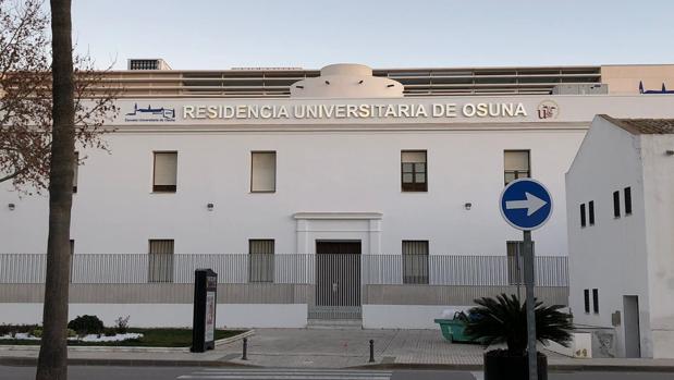 El Ayuntamiento de Osuna pone la residencia universitaria a disposición del Hospital Comarcal