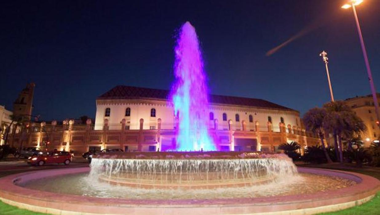 Fuente ornamental en la Plaza de Sevilla, que se apagará y vaciará hasta el final del Estado de Alarma.