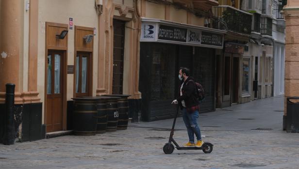 Coronavirus en Cádiz, últimas noticias | Se reduce a la mitad el número de nuevos casos en la provincia