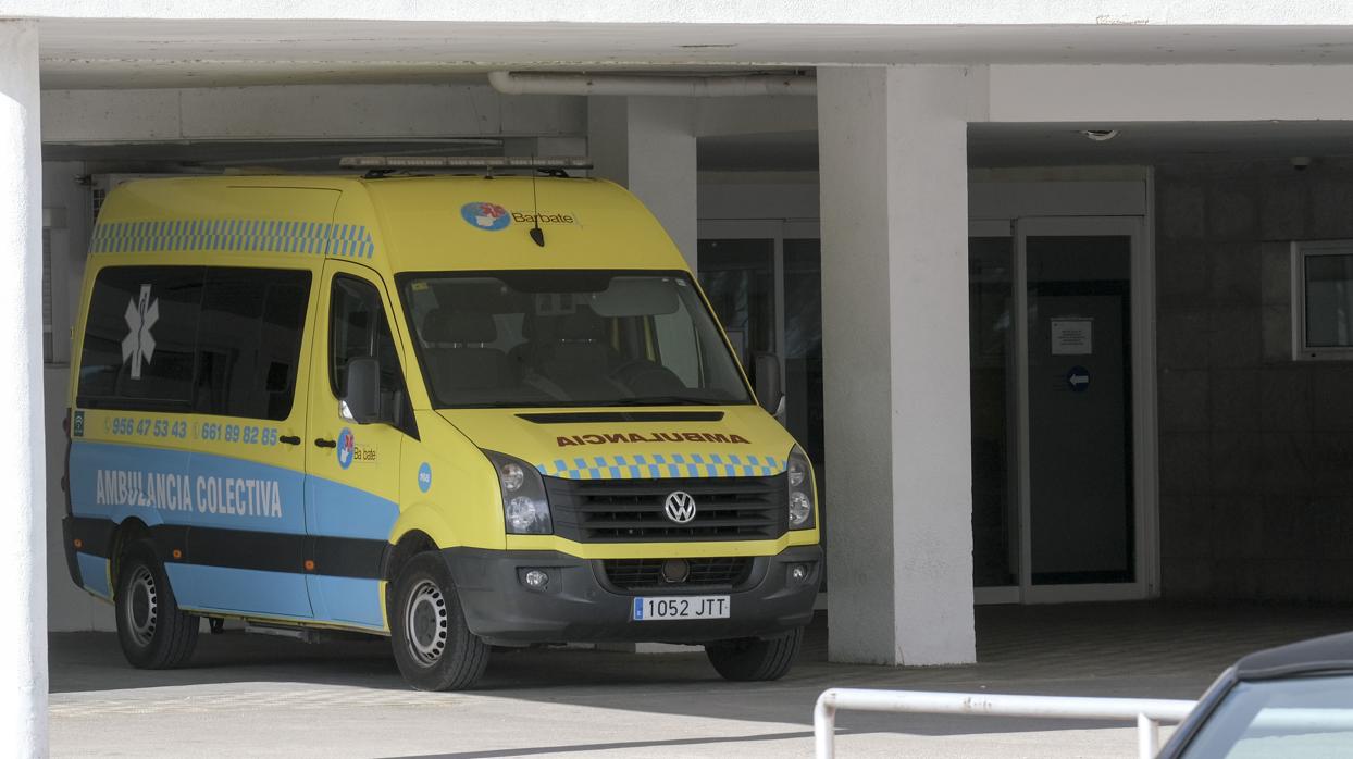 Una de las puertas del hospital de Puerto Real.