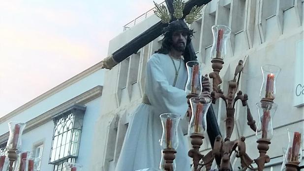 Seis hermandades se quedan en el templo en un Martes Santo atípico en Jerez donde lució el sol