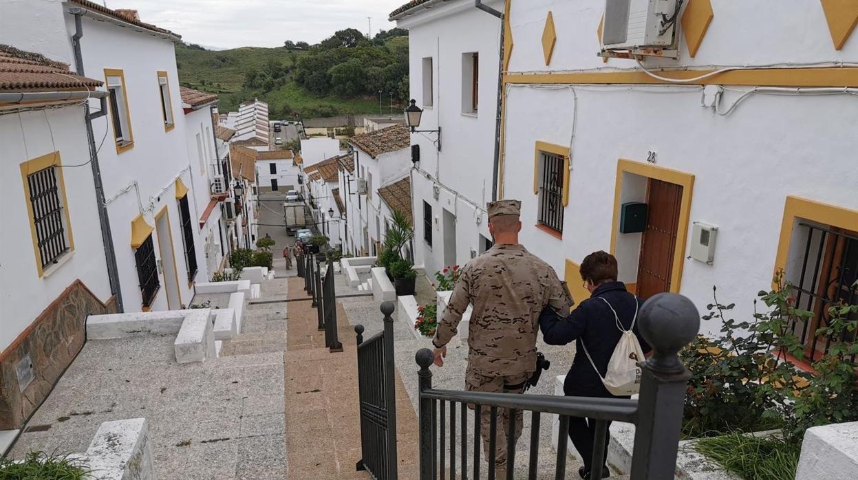 Personal de la Armada estarán presentes en varios municipios de la sierra de Cádiz.