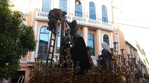 Viernes Santo en Jerez de cielos despejados y penitencia virtual