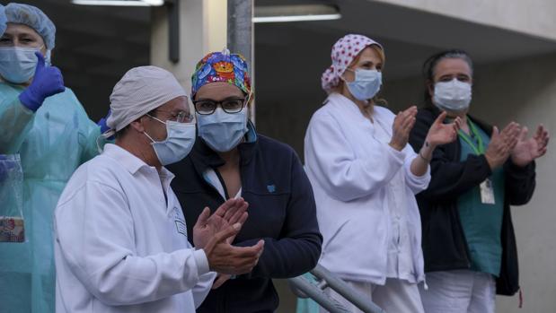 Hospitales de Cádiz harán test a los sanitarios que usaron las mascarillas defectuosas