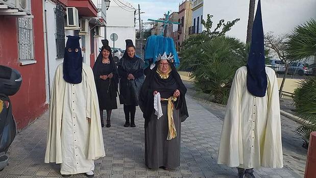 Multas de 3.000 euros por simular una procesión en Utrera y desobedecer el estado de alarma