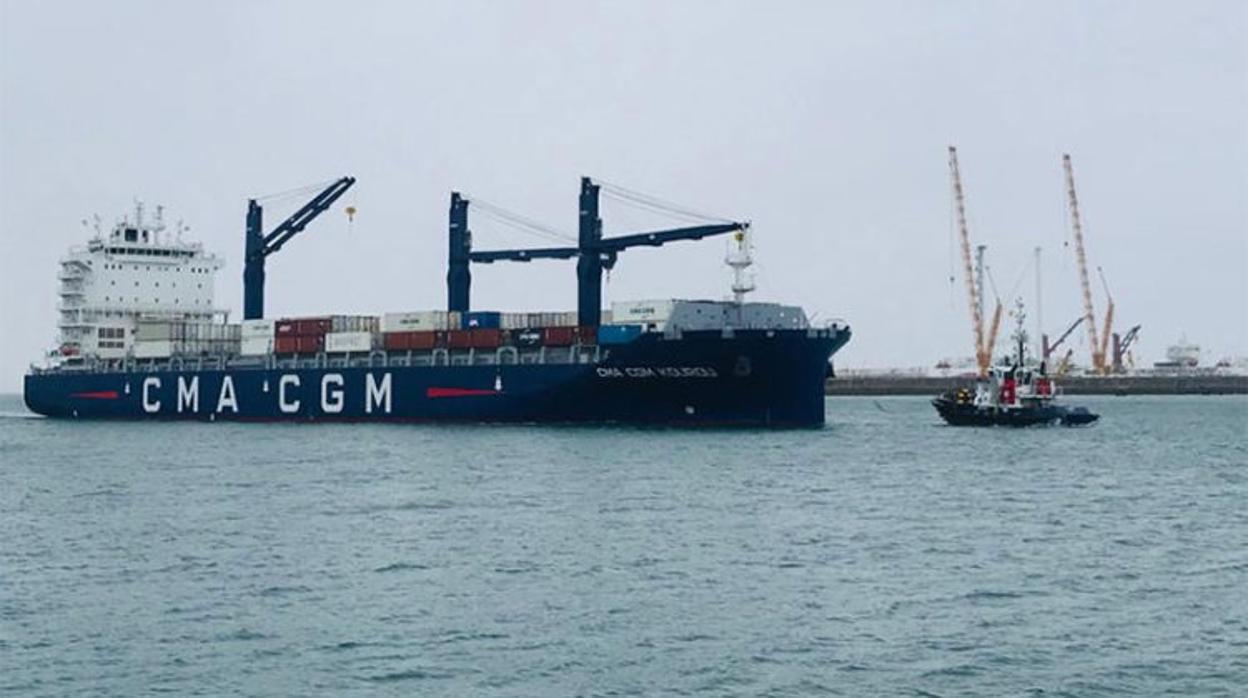 Containerships CMA CGM estrena un nuevo servicio regular de contenedores en el Puerto de Cádiz