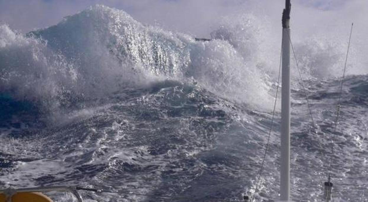 Fuerte oleaje en la costa andaluza.