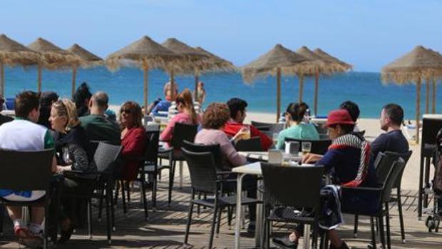 Junio, fecha de apertura que se marcan bares y restaurantes de Cádiz