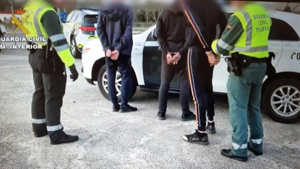 Cuatro detenidos en La Línea por incumplir reiteradamente las limitaciones de circulación