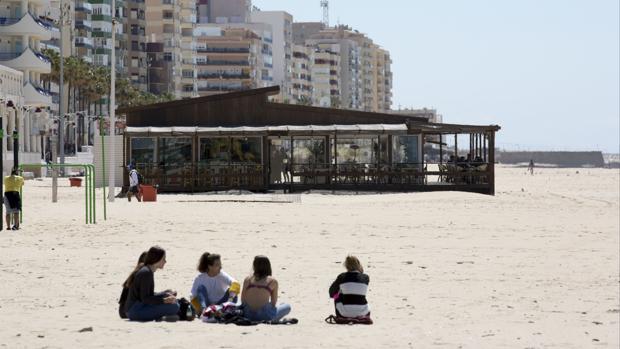 El Ayuntamiento de Cádiz confirma que abrirá las playas este domingo