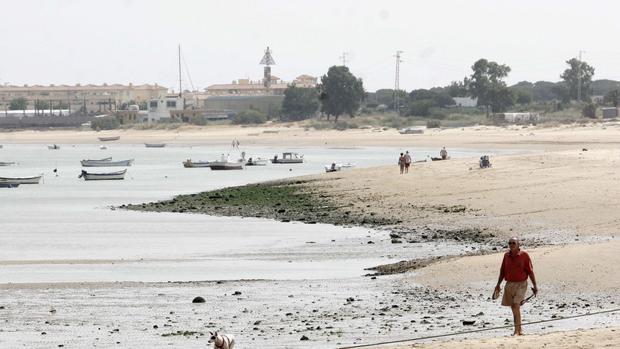 Sanlúcar cerrará sus playas durante el puente de mayo