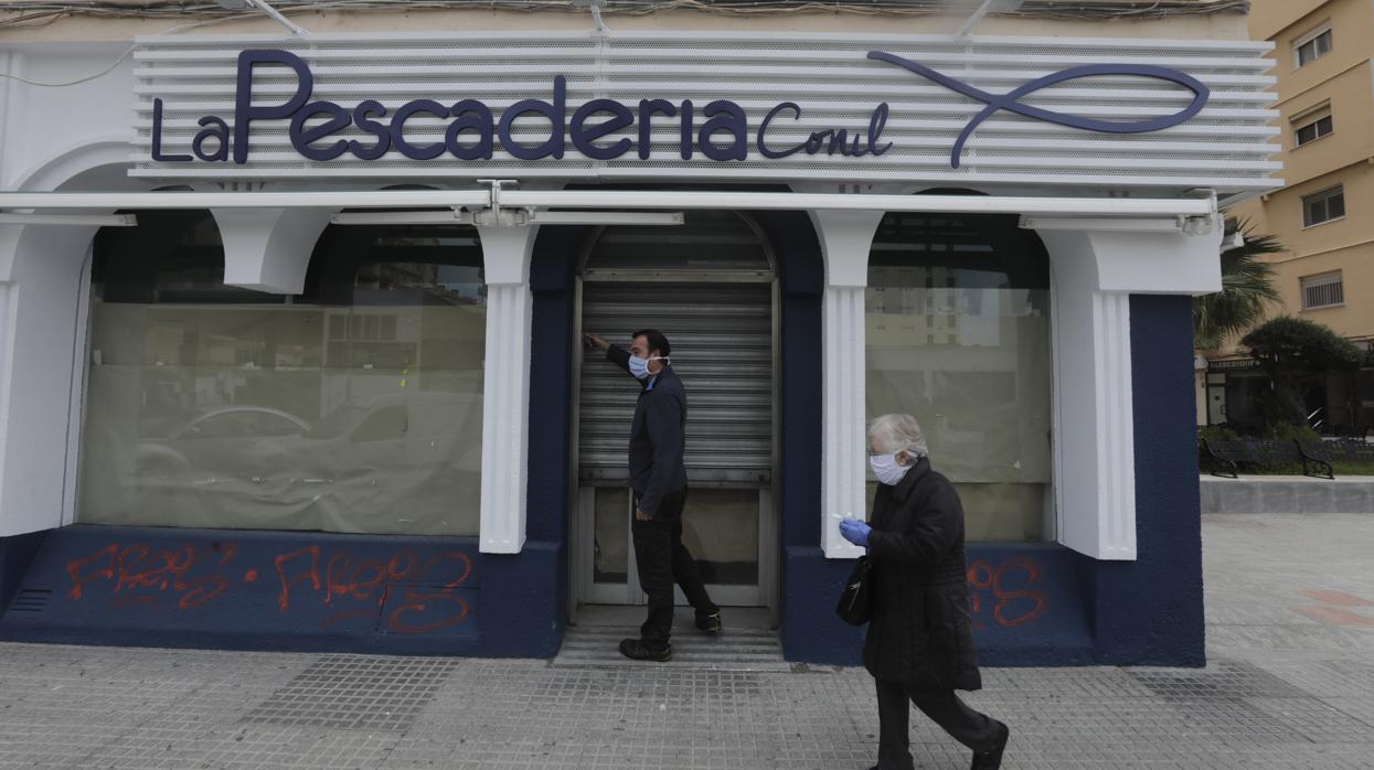 La Pescadería Conil, en Cádiz, tenía programada su apertura para el día que comenzó el Estado de Alarma.