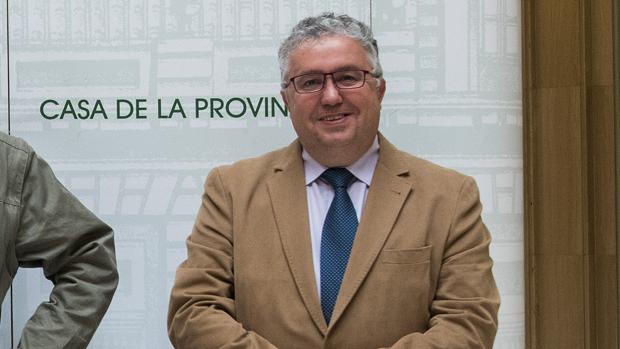 El alcalde de Bormujos rectifica y mantendrá el límite de dietas