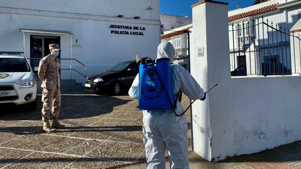 La Armada despliega en ocho municipios gaditanos en la lucha contra el Covid