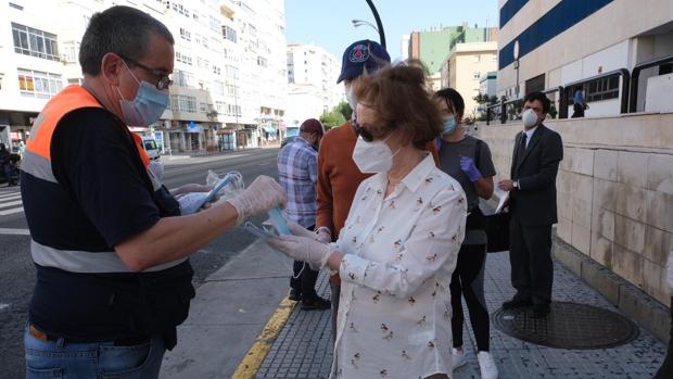 Cádiz, tras la mascarilla; consejos para hacer un uso correcto