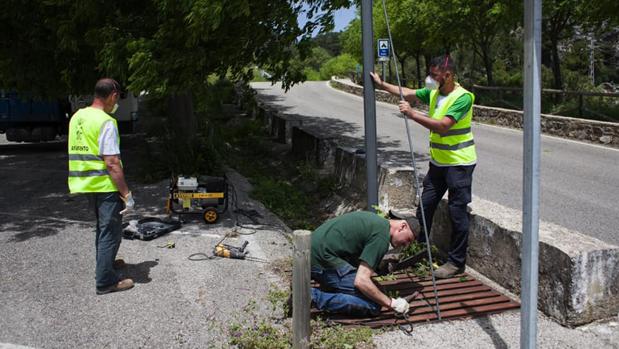 Grazalema instala arcos de desinfección una vez permitida la movilidad dentro de la provincia