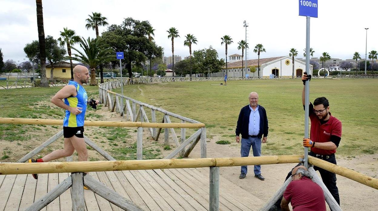 El comportamiento incívico de los usuarios obliga a cerrar la Pradera de Chapín de Jerez