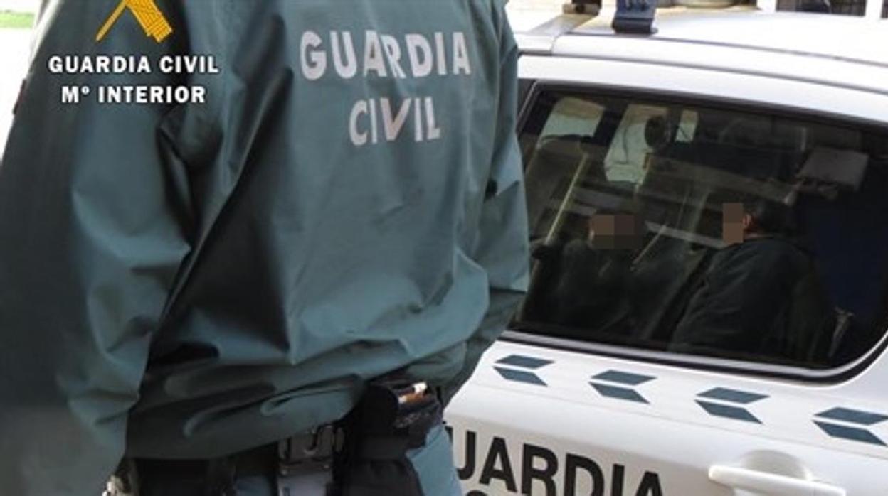 La Guardia Civil de Algeciras detuvo al presunto delincuente.