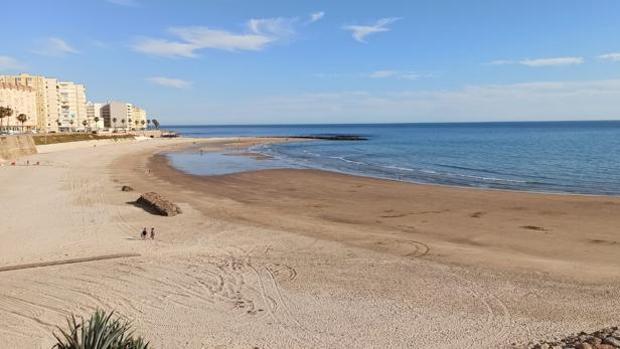 Costas pone a punto las playas gaditanas