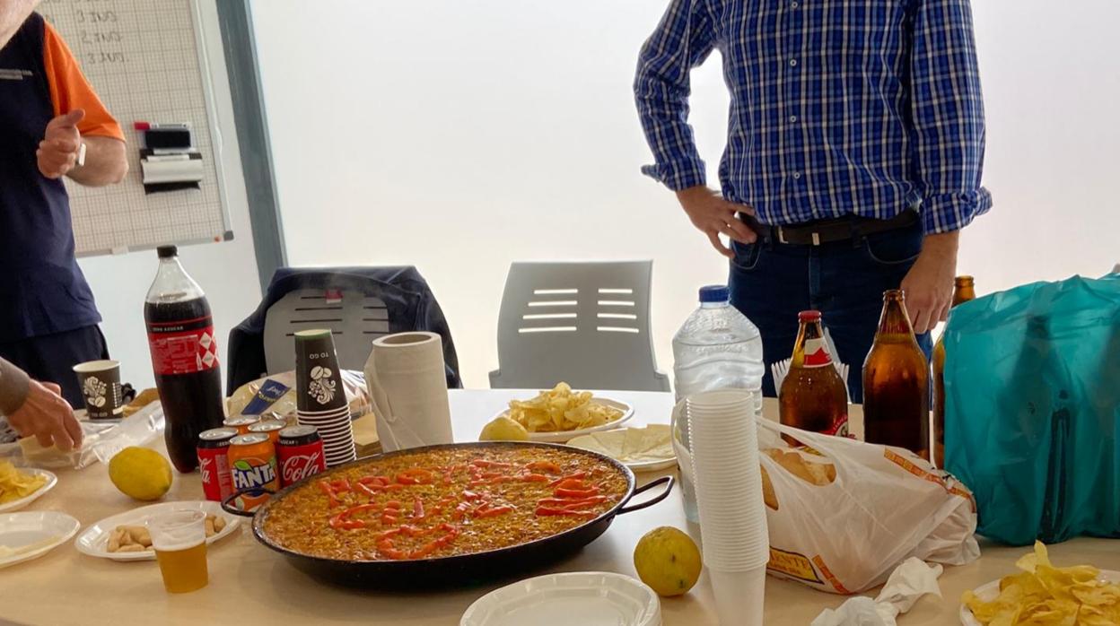 Un momento de la celebración de la polémica paella en Bormujos, en pleno estado de alarma