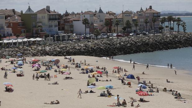 Moreno Bonilla: «No se trata de salir todos corriendo a la playa, el verano es muy largo»