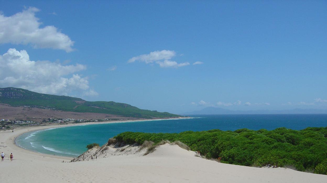 Vista de la playa natural de Bolonia, en Tarifa.