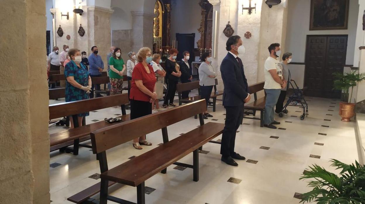 Momento de la misa de desagravio en la parroquia de Santa Ana, en La Roda de Andalucía