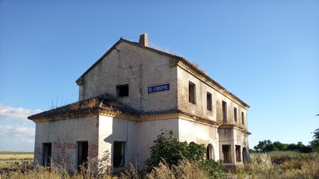 Las antiguas estaciones de tren de la provincia de Sevilla, paradas con destino a ninguna parte