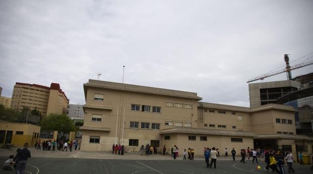 Las movilizaciones impiden el cierre de una unidad de tres años en el CEIP Tierno Galván de Cádiz