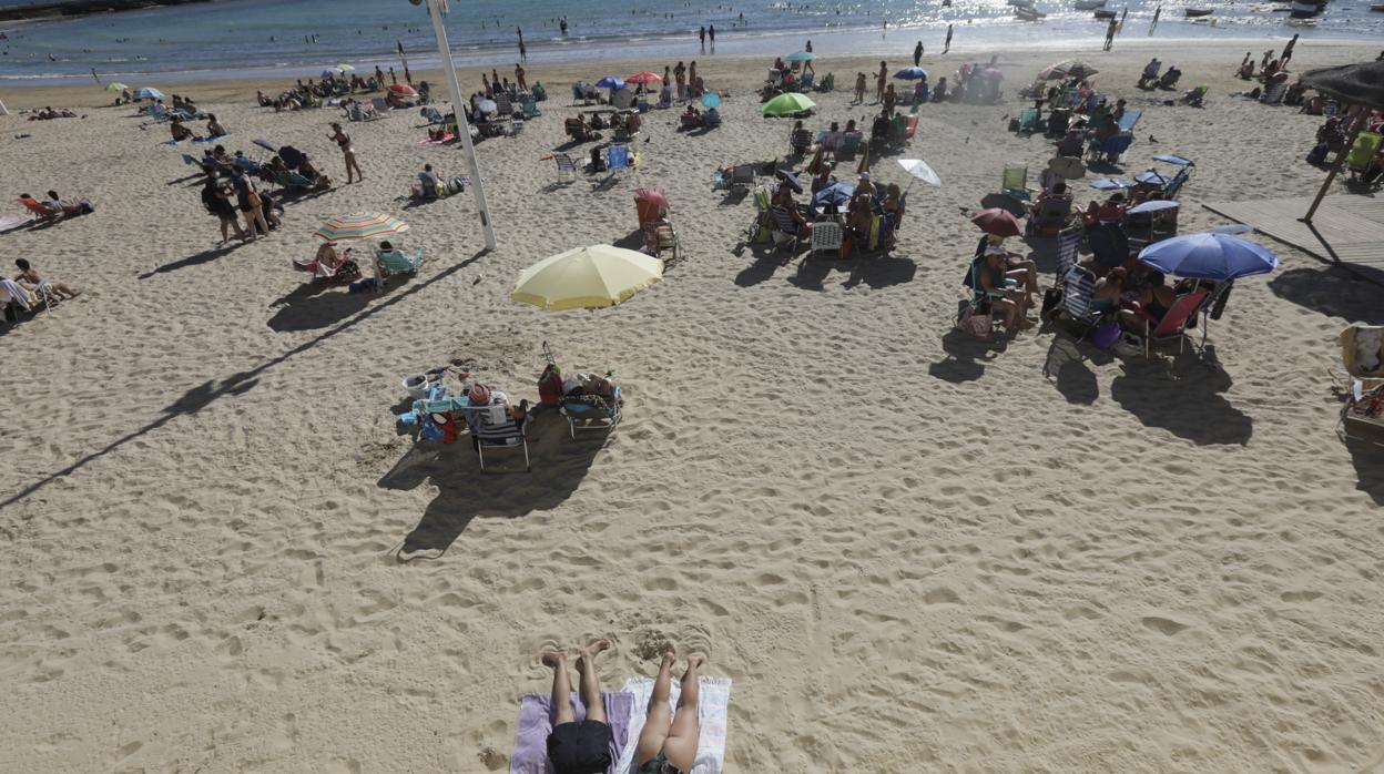 La playa gaditana, el pasado fin de semana.