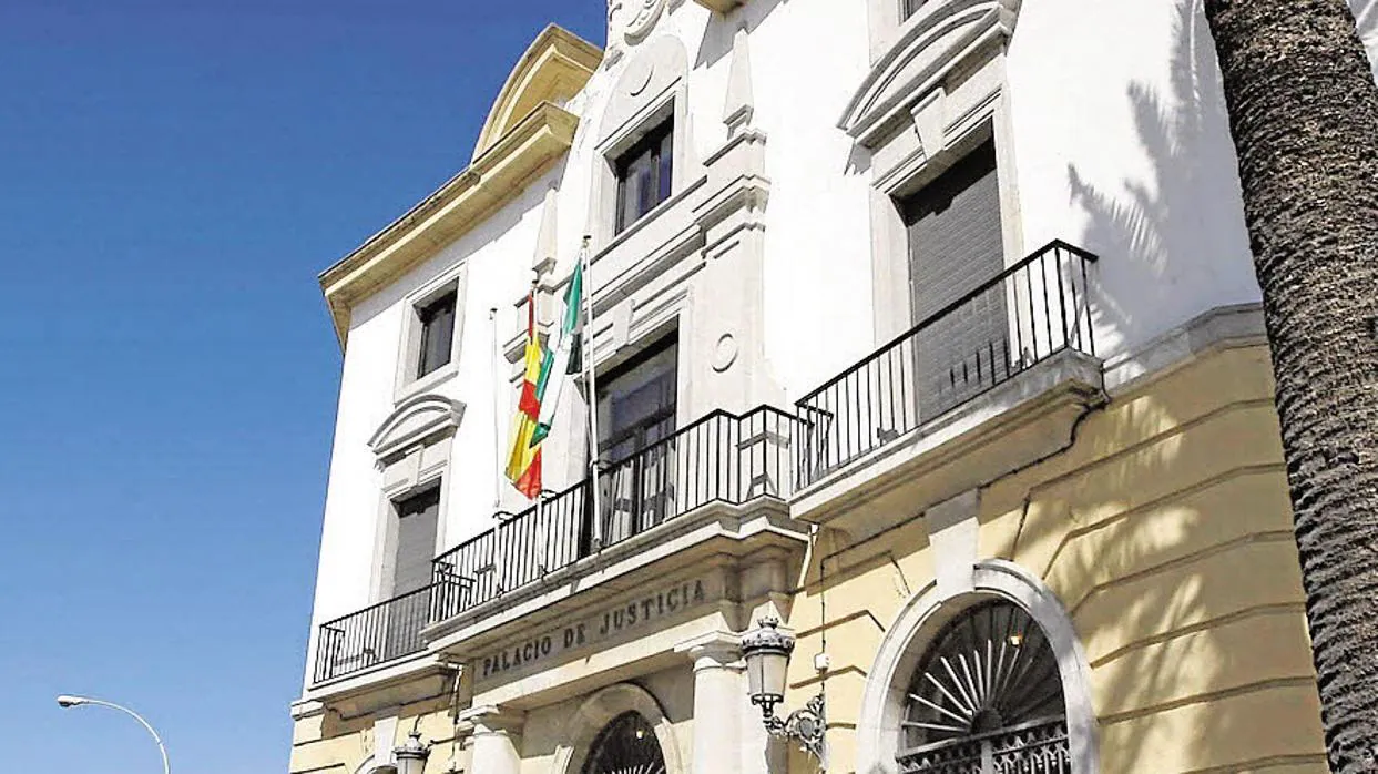 El sacerdote acusado de violar y abusar de una amiga en Cádiz acepta los hechos