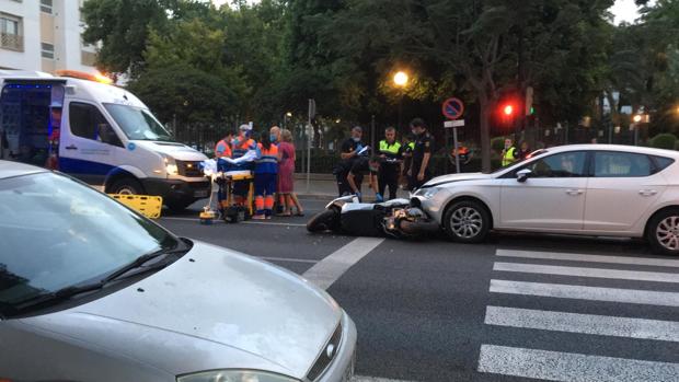 Accidente en la Avenida de Cádiz con un herido y una conductora detenida tras dar positivo