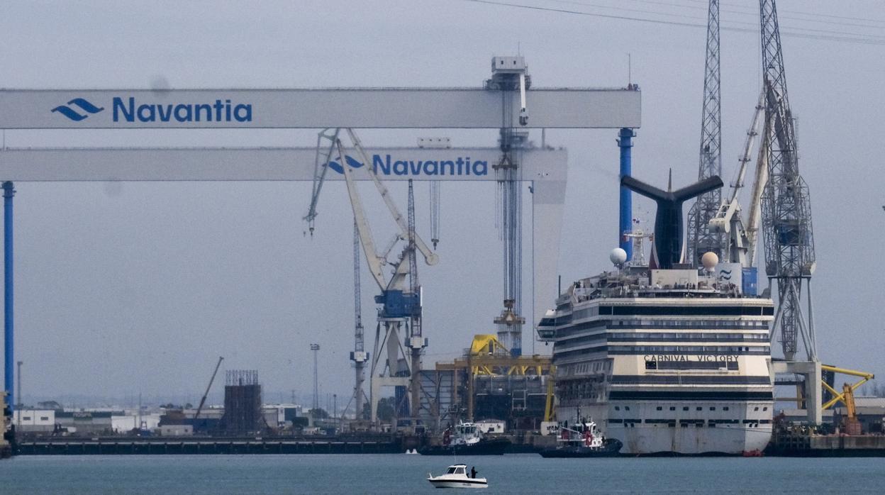 Grúas pórtico del astillero de Puerto Real, símbolo del sector naval de la Bahía de Cádiz