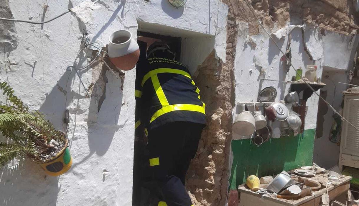 Estado de la vivienda tras la explosión en Chiclana