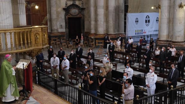 El alcalde de Cádiz y su equipo no asisten al acto religioso por las víctimas de la pandemia