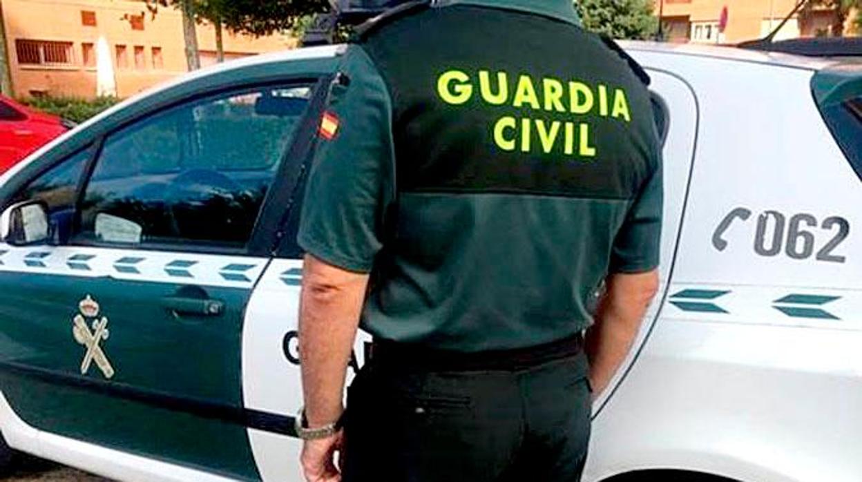 La Guardia Civil ha detenido a un vecino de Villaverde y otro de Cantillana como presuntos autores