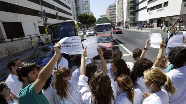 Cádiz tiene un médico por cada 253 habitantes y el 45% es mayor de 55 años