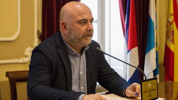 David Navarro: De fichaje estrella de Kichi a concejal estrellado