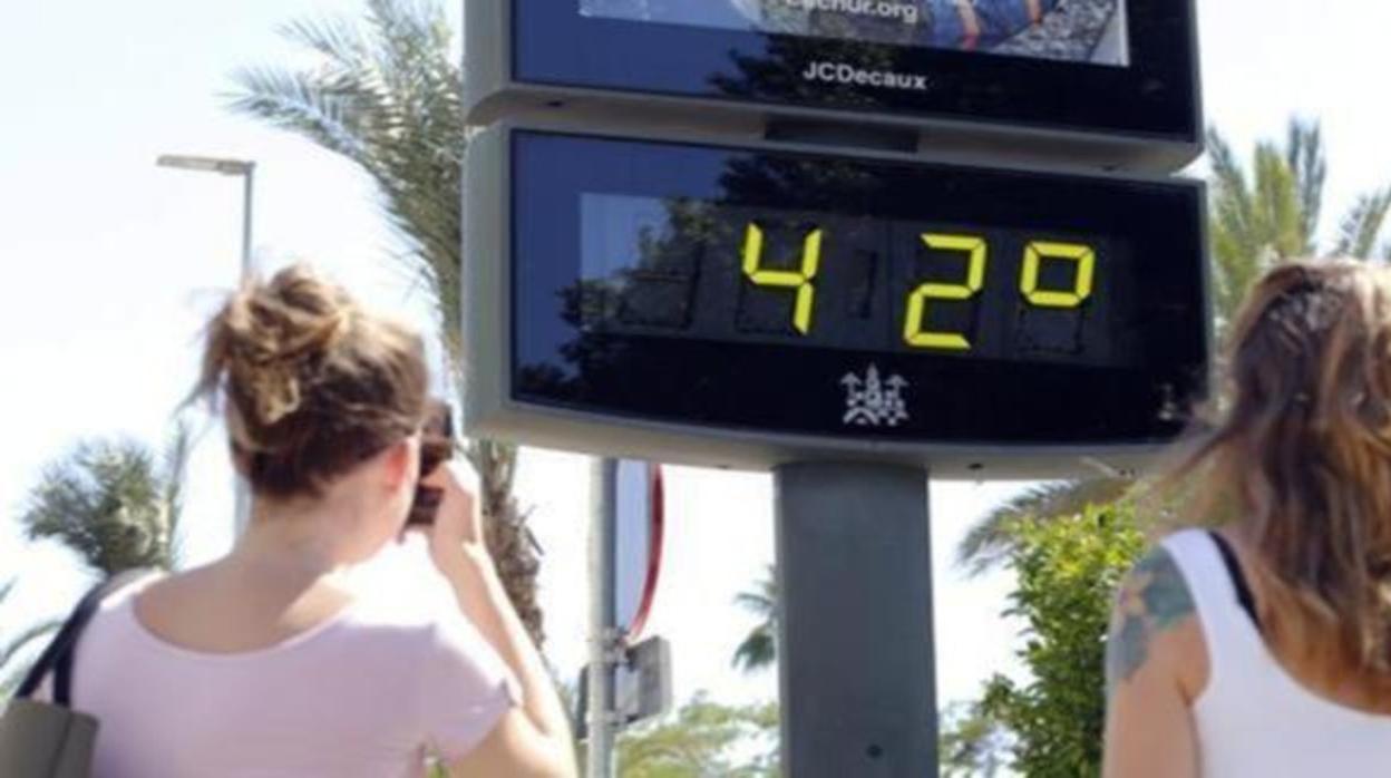 El jueves podría llegar la segunda ola de calor del año a la provincia de Cádiz