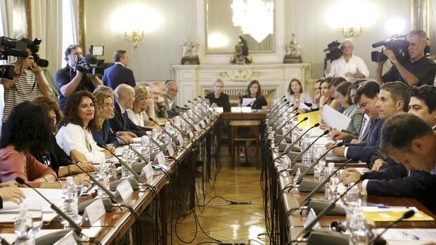 Alcaldes de ocho partidos, entre ellos Kichi, ultiman un documento contra el acuerdo de Hacienda