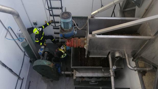 Rescatan a una persona que cae a un pozo de la bodega González Byass en Jerez