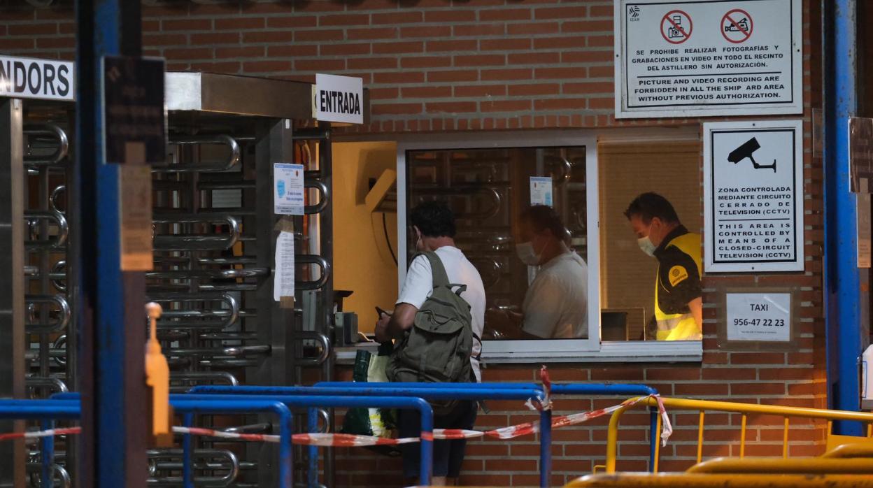 Entrada de la factoría de Navantia Puerto Real esta mañana