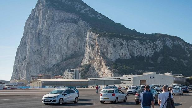 Diez trabajadores de la frontera con Gibraltar, nuevos positivos en Covid-19