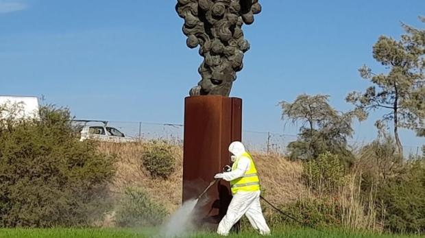 Trebujena inicia una campaña de fumigación y prevención ante el virus de la Fiebre del Nilo