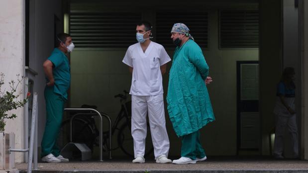 Los sanitarios gaditanos no se libran del Covid: una veintena de contagiados en los últimos días